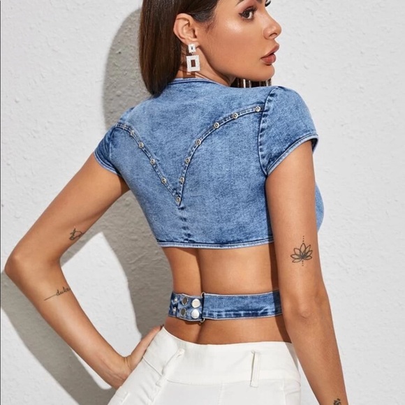 🔲Plunging neck crisscross wrap crop denim top🔲 - Picture 2 of 5